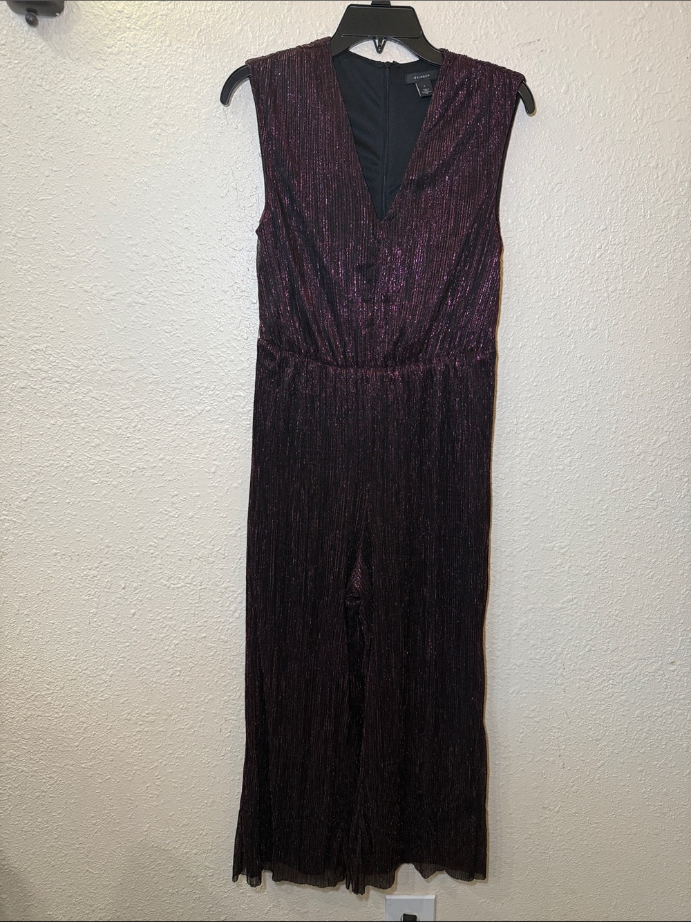 Halogen Metallic Plum V-Neck Sleeveless Jumpsuit